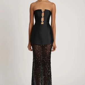 Chic Strapless Black Dress with Sequin Skirt